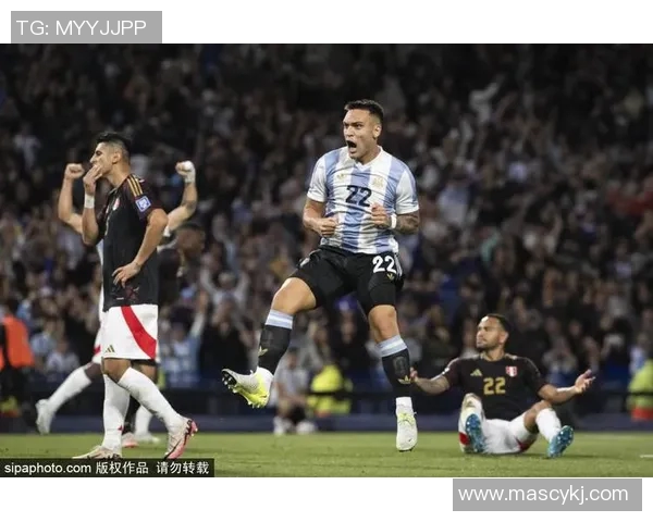 偶然邂逅足球巨星梅西的难忘瞬间与精彩故事